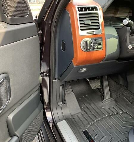 Чорний Ленд Ровер Рендж Ровер, об'ємом двигуна 4.4 л та пробігом 235 тис. км за 32700 $, фото 12 на Automoto.ua