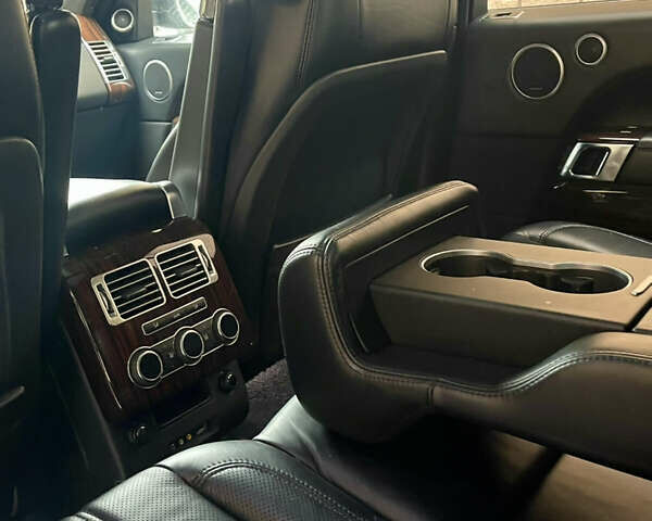 Чорний Ленд Ровер Рендж Ровер, об'ємом двигуна 5 л та пробігом 220 тис. км за 31200 $, фото 9 на Automoto.ua