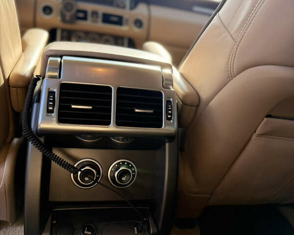 Чорний Ленд Ровер Рендж Ровер, об'ємом двигуна 5 л та пробігом 177 тис. км за 22500 $, фото 12 на Automoto.ua