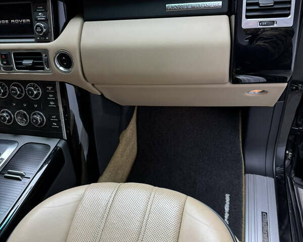 Черный Ленд Ровер Рендж Ровер, объемом двигателя 5 л и пробегом 82 тыс. км за 25500 $, фото 34 на Automoto.ua