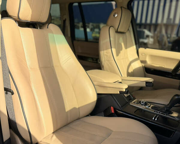 Чорний Ленд Ровер Рендж Ровер, об'ємом двигуна 5 л та пробігом 177 тис. км за 22500 $, фото 9 на Automoto.ua