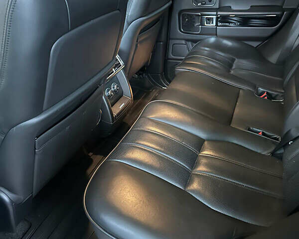 Черный Ленд Ровер Рендж Ровер, объемом двигателя 5 л и пробегом 237 тыс. км за 17700 $, фото 9 на Automoto.ua