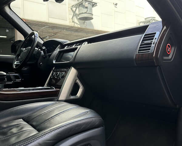 Черный Ленд Ровер Рендж Ровер, объемом двигателя 4.4 л и пробегом 218 тыс. км за 36000 $, фото 48 на Automoto.ua