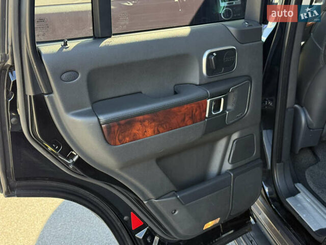 Чорний Ленд Ровер Рендж Ровер, об'ємом двигуна 4.37 л та пробігом 230 тис. км за 20000 $, фото 13 на Automoto.ua