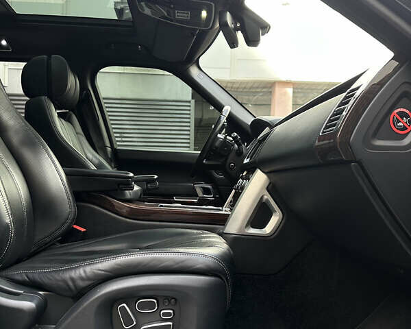 Черный Ленд Ровер Рендж Ровер, объемом двигателя 4.4 л и пробегом 218 тыс. км за 36000 $, фото 45 на Automoto.ua