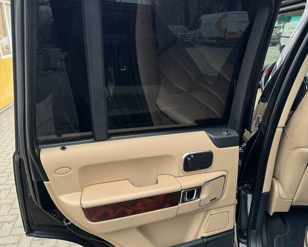 Чорний Ленд Ровер Рендж Ровер, об'ємом двигуна 4.37 л та пробігом 235 тис. км за 19500 $, фото 12 на Automoto.ua