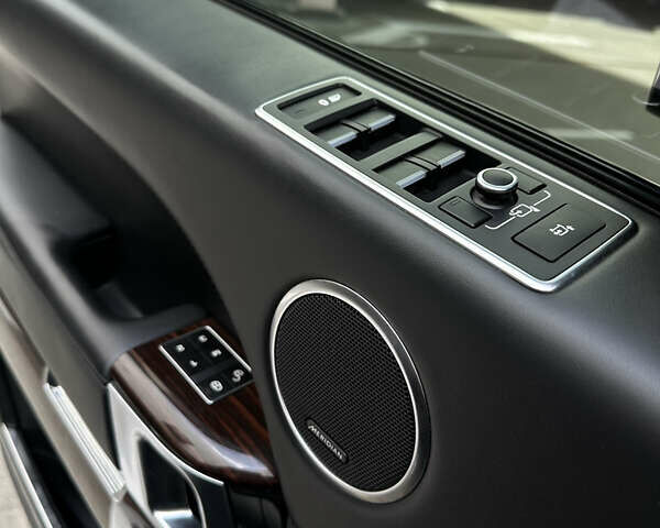 Черный Ленд Ровер Рендж Ровер, объемом двигателя 4.4 л и пробегом 218 тыс. км за 36000 $, фото 70 на Automoto.ua