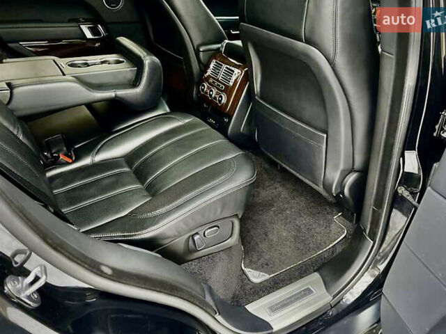 Чорний Ленд Ровер Рендж Ровер, об'ємом двигуна 5 л та пробігом 220 тис. км за 31200 $, фото 16 на Automoto.ua