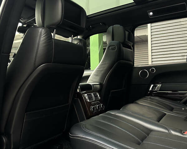 Черный Ленд Ровер Рендж Ровер, объемом двигателя 4.4 л и пробегом 218 тыс. км за 36000 $, фото 61 на Automoto.ua