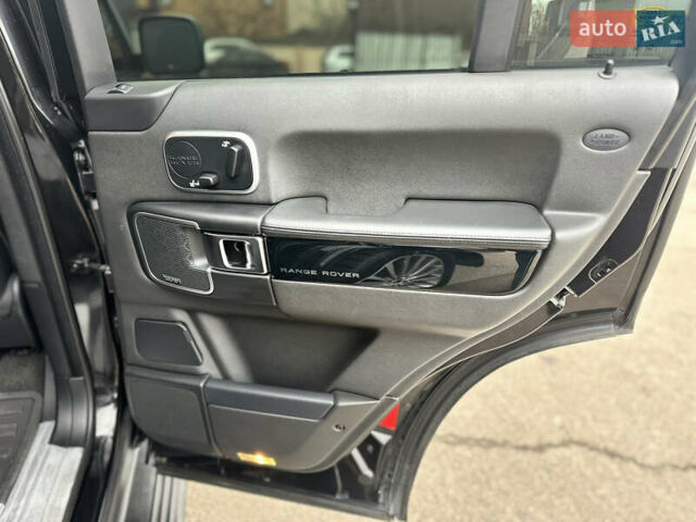 Чорний Ленд Ровер Рендж Ровер, об'ємом двигуна 4.37 л та пробігом 150 тис. км за 26000 $, фото 33 на Automoto.ua