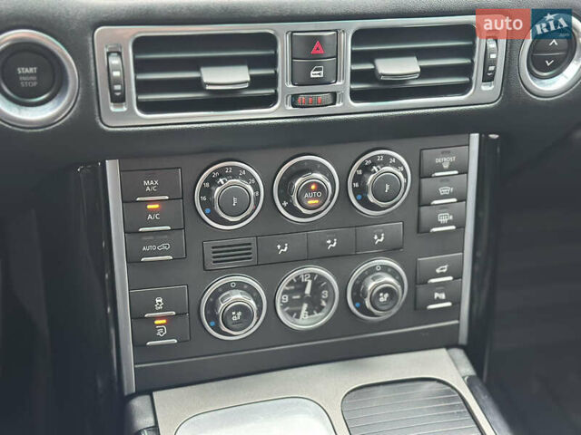 Чорний Ленд Ровер Рендж Ровер, об'ємом двигуна 4.37 л та пробігом 150 тис. км за 26000 $, фото 39 на Automoto.ua