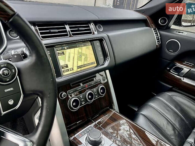 Чорний Ленд Ровер Рендж Ровер, об'ємом двигуна 5 л та пробігом 220 тис. км за 31200 $, фото 19 на Automoto.ua