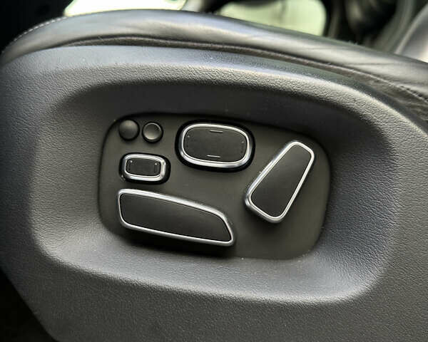 Черный Ленд Ровер Рендж Ровер, объемом двигателя 4.4 л и пробегом 218 тыс. км за 36000 $, фото 41 на Automoto.ua