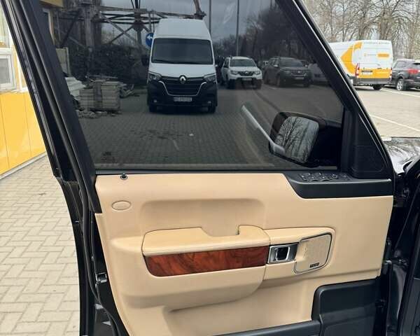 Чорний Ленд Ровер Рендж Ровер, об'ємом двигуна 4.37 л та пробігом 235 тис. км за 19500 $, фото 10 на Automoto.ua