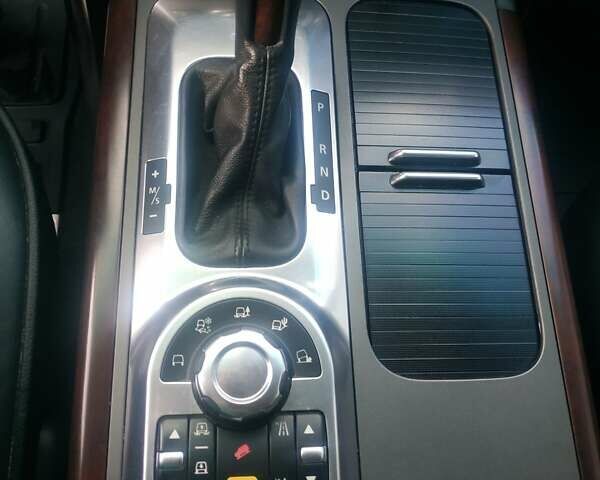 Черный Ленд Ровер Рендж Ровер, объемом двигателя 5 л и пробегом 212 тыс. км за 23000 $, фото 30 на Automoto.ua