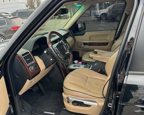 Чорний Ленд Ровер Рендж Ровер, об'ємом двигуна 4.37 л та пробігом 235 тис. км за 19500 $, фото 11 на Automoto.ua