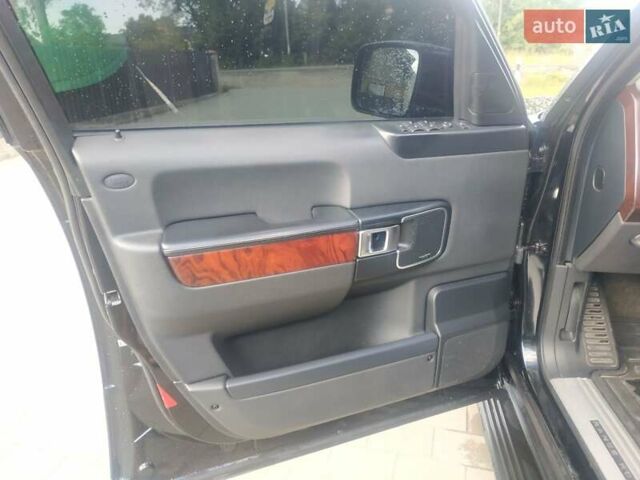 Черный Ленд Ровер Рендж Ровер, объемом двигателя 5 л и пробегом 212 тыс. км за 23000 $, фото 41 на Automoto.ua