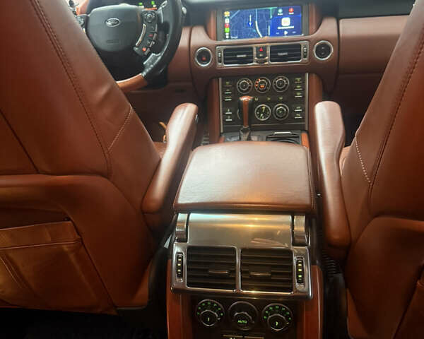 Черный Ленд Ровер Рендж Ровер, объемом двигателя 5 л и пробегом 170 тыс. км за 18500 $, фото 10 на Automoto.ua