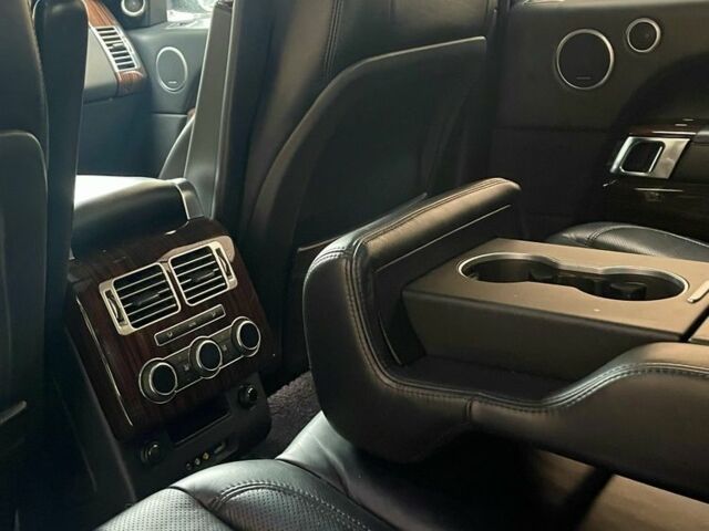 Черный Ленд Ровер Рендж Ровер, объемом двигателя 5 л и пробегом 220 тыс. км за 31200 $, фото 6 на Automoto.ua