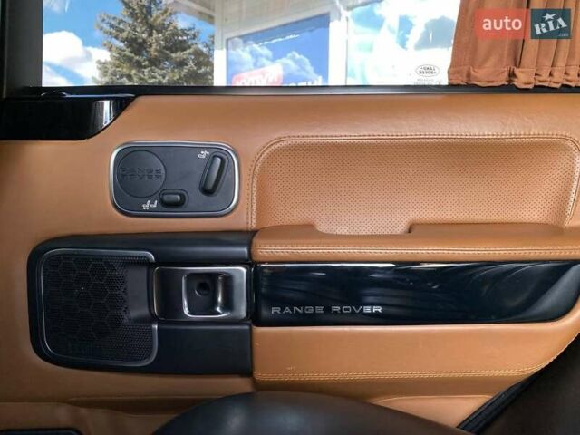 Чорний Ленд Ровер Рендж Ровер, об'ємом двигуна 5 л та пробігом 231 тис. км за 19999 $, фото 13 на Automoto.ua