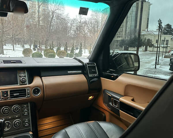 Черный Ленд Ровер Рендж Ровер, объемом двигателя 5 л и пробегом 180 тыс. км за 16000 $, фото 16 на Automoto.ua