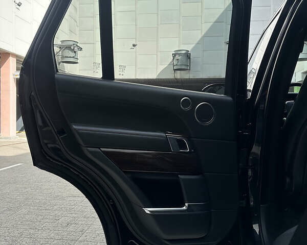 Черный Ленд Ровер Рендж Ровер, объемом двигателя 4.4 л и пробегом 218 тыс. км за 36000 $, фото 68 на Automoto.ua