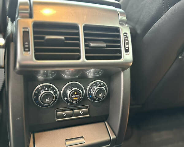 Чорний Ленд Ровер Рендж Ровер, об'ємом двигуна 4.37 л та пробігом 150 тис. км за 26000 $, фото 26 на Automoto.ua