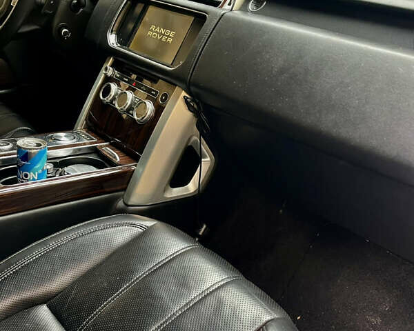 Чорний Ленд Ровер Рендж Ровер, об'ємом двигуна 5 л та пробігом 220 тис. км за 31200 $, фото 13 на Automoto.ua