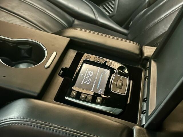 Черный Ленд Ровер Рендж Ровер, объемом двигателя 5 л и пробегом 220 тыс. км за 31200 $, фото 7 на Automoto.ua