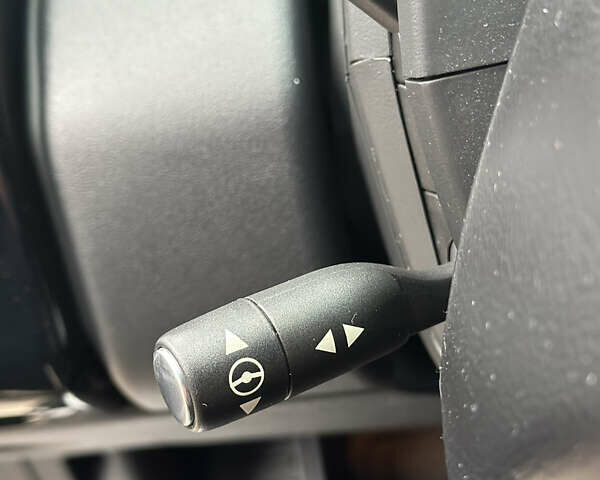 Чорний Ленд Ровер Рендж Ровер, об'ємом двигуна 4.37 л та пробігом 150 тис. км за 26000 $, фото 19 на Automoto.ua