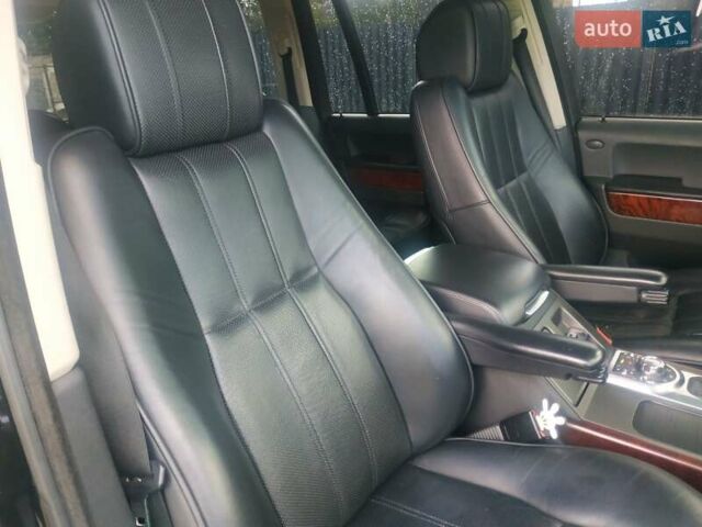 Черный Ленд Ровер Рендж Ровер, объемом двигателя 5 л и пробегом 212 тыс. км за 23000 $, фото 46 на Automoto.ua