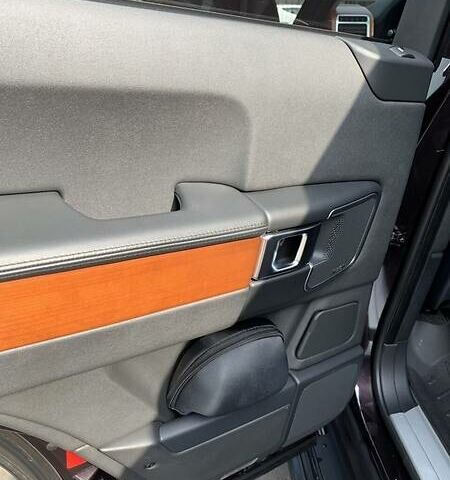 Чорний Ленд Ровер Рендж Ровер, об'ємом двигуна 4.4 л та пробігом 235 тис. км за 32700 $, фото 14 на Automoto.ua