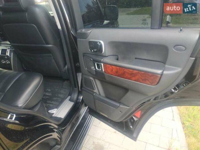 Черный Ленд Ровер Рендж Ровер, объемом двигателя 5 л и пробегом 212 тыс. км за 23000 $, фото 50 на Automoto.ua