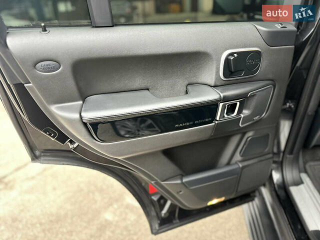 Чорний Ленд Ровер Рендж Ровер, об'ємом двигуна 4.37 л та пробігом 150 тис. км за 26000 $, фото 27 на Automoto.ua