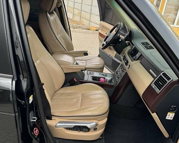 Чорний Ленд Ровер Рендж Ровер, об'ємом двигуна 4.37 л та пробігом 235 тис. км за 19500 $, фото 18 на Automoto.ua