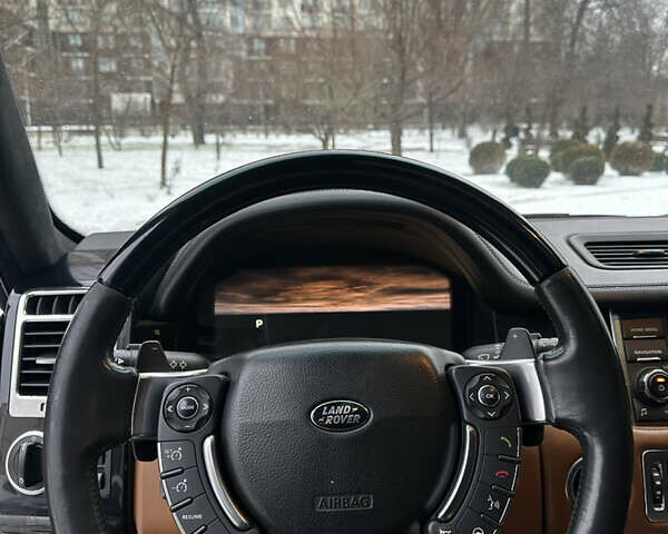 Черный Ленд Ровер Рендж Ровер, объемом двигателя 5 л и пробегом 180 тыс. км за 16000 $, фото 12 на Automoto.ua