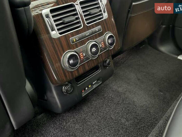 Чорний Ленд Ровер Рендж Ровер, об'ємом двигуна 5 л та пробігом 220 тис. км за 31200 $, фото 17 на Automoto.ua