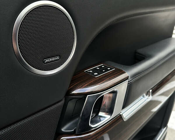 Черный Ленд Ровер Рендж Ровер, объемом двигателя 4.4 л и пробегом 218 тыс. км за 36000 $, фото 54 на Automoto.ua