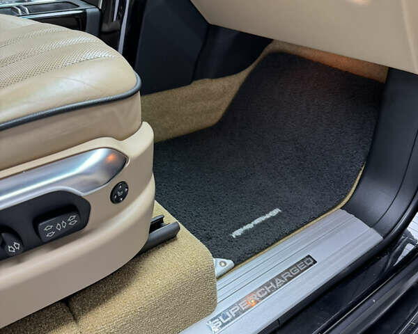 Черный Ленд Ровер Рендж Ровер, объемом двигателя 5 л и пробегом 82 тыс. км за 25500 $, фото 36 на Automoto.ua