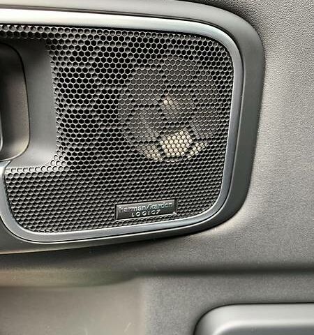 Чорний Ленд Ровер Рендж Ровер, об'ємом двигуна 4.4 л та пробігом 235 тис. км за 32700 $, фото 16 на Automoto.ua