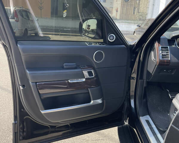 Черный Ленд Ровер Рендж Ровер, объемом двигателя 5 л и пробегом 200 тыс. км за 31000 $, фото 19 на Automoto.ua