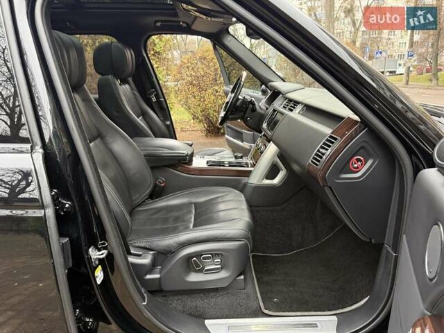 Чорний Ленд Ровер Рендж Ровер, об'ємом двигуна 5 л та пробігом 175 тис. км за 26950 $, фото 45 на Automoto.ua