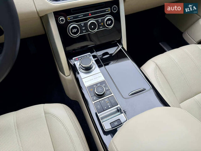 Чорний Ленд Ровер Рендж Ровер, об'ємом двигуна 4.4 л та пробігом 240 тис. км за 29500 $, фото 44 на Automoto.ua