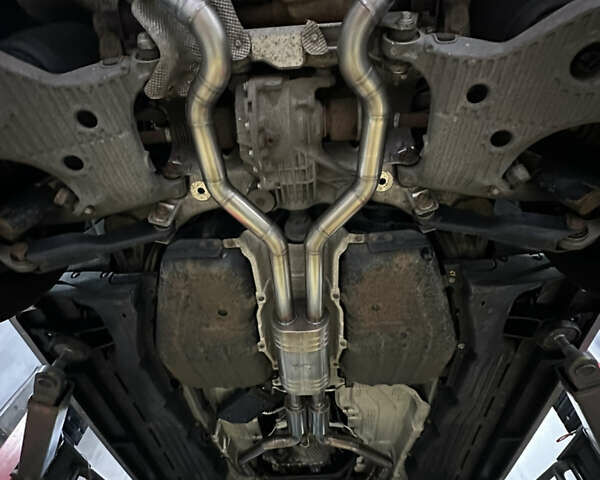 Чорний Ленд Ровер Рендж Ровер, об'ємом двигуна 5 л та пробігом 143 тис. км за 43700 $, фото 23 на Automoto.ua