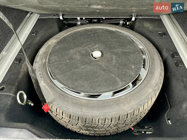 Чорний Ленд Ровер Рендж Ровер, об'ємом двигуна 5 л та пробігом 93 тис. км за 40000 $, фото 11 на Automoto.ua