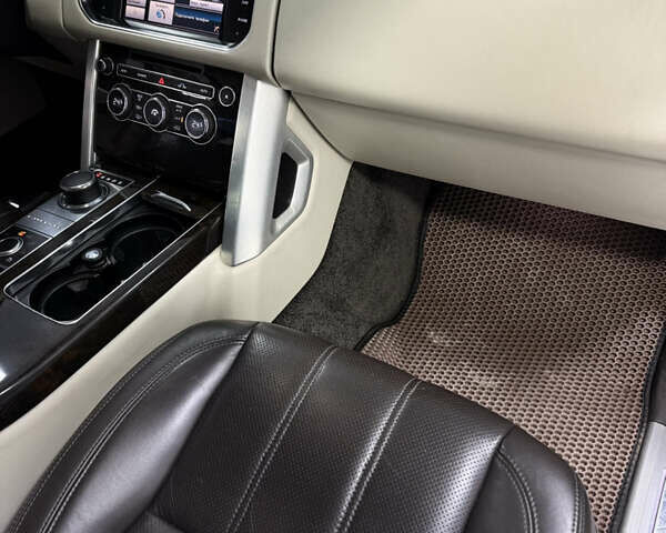 Чорний Ленд Ровер Рендж Ровер, об'ємом двигуна 4.37 л та пробігом 216 тис. км за 27500 $, фото 27 на Automoto.ua