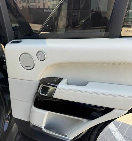 Чорний Ленд Ровер Рендж Ровер, об'ємом двигуна 5 л та пробігом 206 тис. км за 27900 $, фото 18 на Automoto.ua