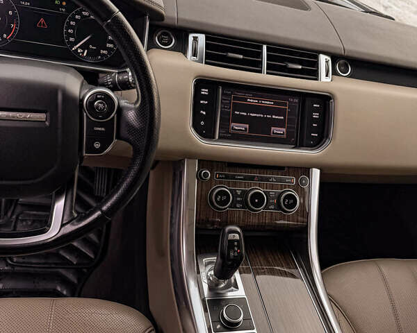 Чорний Ленд Ровер Рендж Ровер, об'ємом двигуна 2.99 л та пробігом 181 тис. км за 32000 $, фото 17 на Automoto.ua