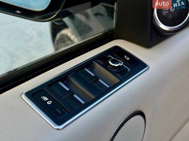 Черный Ленд Ровер Рендж Ровер, объемом двигателя 5 л и пробегом 240 тыс. км за 30900 $, фото 21 на Automoto.ua