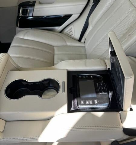 Чорний Ленд Ровер Рендж Ровер, об'ємом двигуна 5 л та пробігом 206 тис. км за 27900 $, фото 23 на Automoto.ua